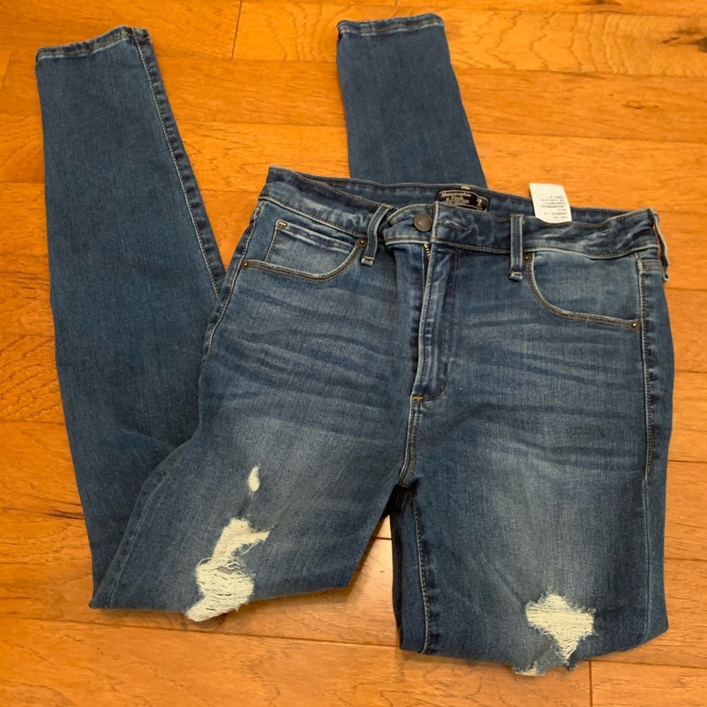 A&F Distressed Skinny  Jeans